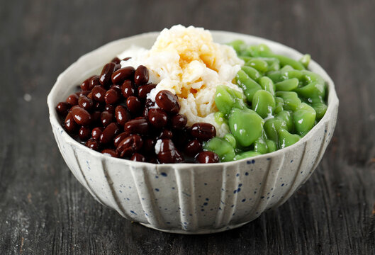 Cendol Malaysian Dessert with Shaved ice and Red Bean