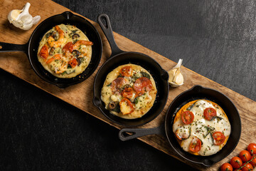 ミックスピザ　Italian delicious food mixture pizza