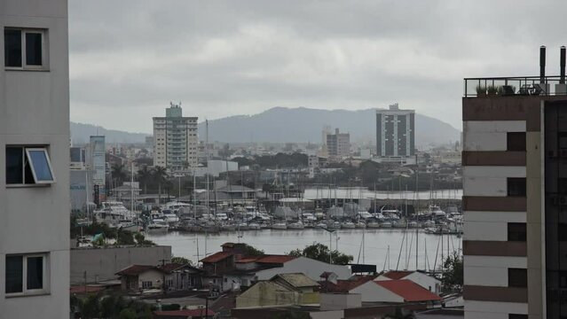 Time-lapse marina porto navio manobra