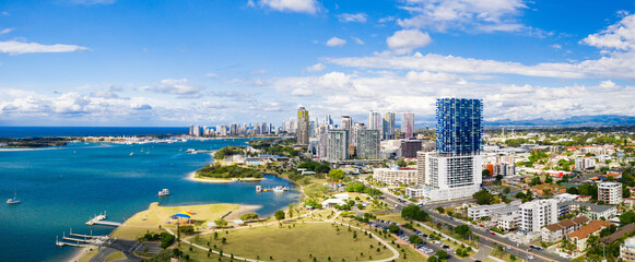 Panorama of Southport and the Gold Coast Broadwater - obrazy, fototapety, plakaty
