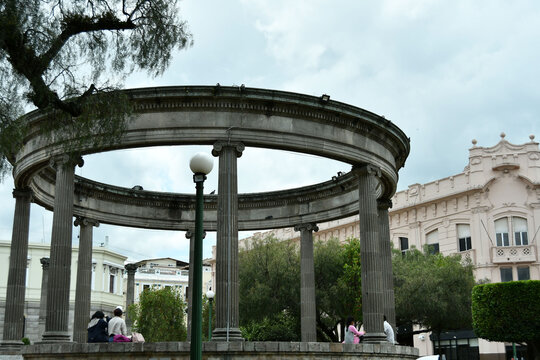 Vista general del parque central de Quetzaltenango en Guatemala.