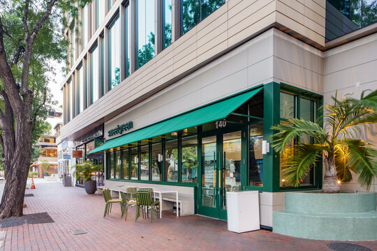 Photo of Sweetgreen organic salads and bowls Cocowalk Coconut Grove