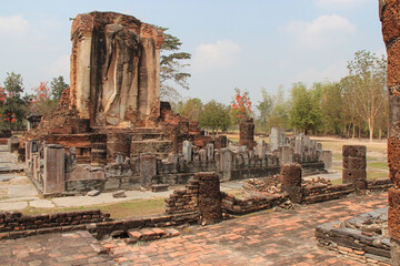 ruined buddhist temple (wat chetuphon) in sukhothai in thailand 