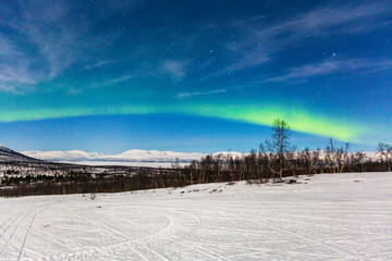 Aurora boreale. Notte di luci nel cielo ad Abisko in Svezia