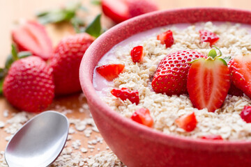 oatmeal with strawberries