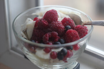 yogurt with raspberries