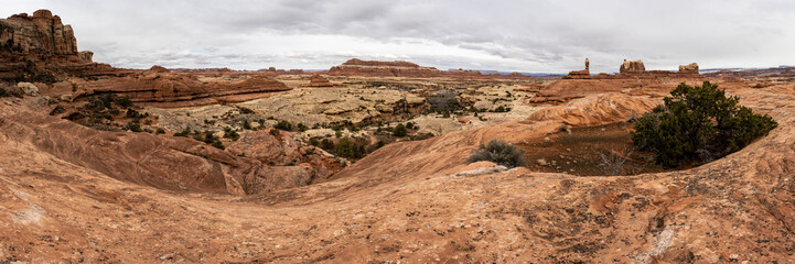 Fototapeta na wymiar Panorama of The Peekaboo Trail With Shaman Rock On The Horizon
