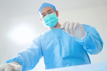 Naklejka premium surgeon with mask