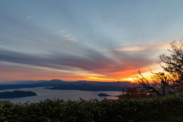 朝日に染まる雄大な津別峠「秋の北海道」