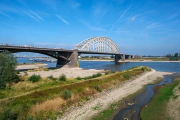 Foto op Plexiglas Low water level river Waal    Lage waterstand river de Waal Nijmegen, Gelderland province, The Netherlands © Holland-PhotostockNL