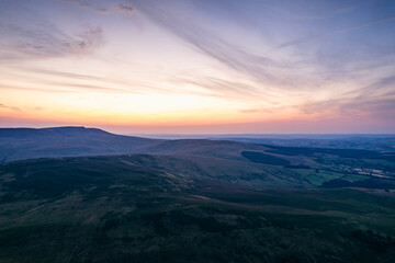 Obraz premium Sunset over Cray Reservoir from a drone, Brecon Beacons, Wales, England
