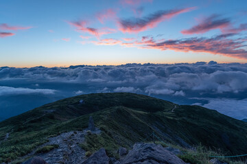 朝焼けと雲海　八方尾根