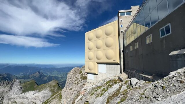 In der Schweiz am S&auml;ntis