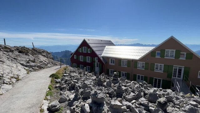 In der Schweiz am S&auml;ntis