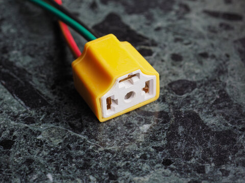 H4 car headlamp connector