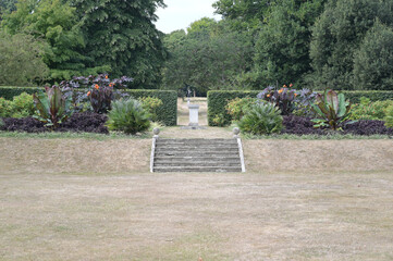  Landscaped English country garden. 