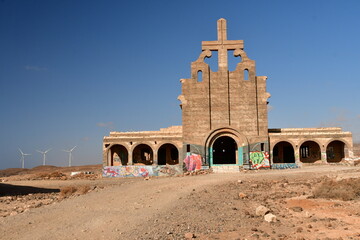 EDIFICIOS EN RUINAS EN EL SUR DE LA ISLA DE TENERIFE