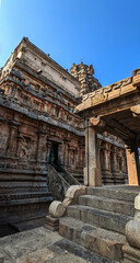 Obraz premium Multi layered stone architecture that build on one another, Dharasuram, Tamil Nadu, India