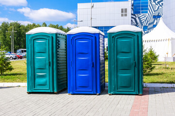 Mobile toilet cabins are located on the pedestrian zone next to the recreation area