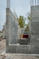 Monolithic structural elements in the construction of a residential building.