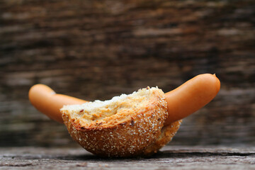 wiener würstchen im brötchen
