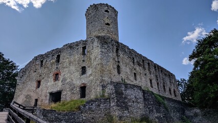 Fototapeta na wymiar Old castle in the mountains