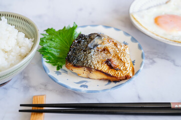 焼魚の朝食イメージ