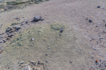 硫黄山の地面「秋の北海道」
