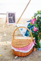 Fototapeta na wymiar Beach picnic basket