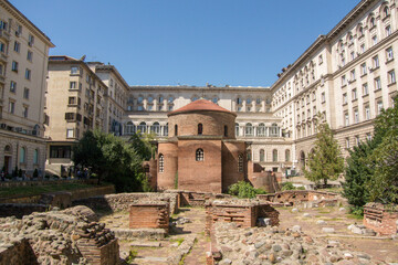 Church of Saint George surrounded by buildings in Sofia, Bulgaria - obrazy, fototapety, plakaty