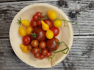 Rote Murmel und gelbes birnchen