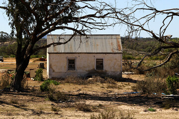 Photos of abandoned houses, churches, monasteries, ruins, walls of clay, raw brick. The story of housing development in our country naturally goes hand in hand with different periods in our history. 