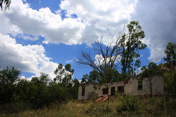 A photo of an abandoned house in the Vredeford dome, which burned down. C.M. van den Heever, secluded himself there to write. Novelist, poet, essayist, and biographer. Counted among the Thirties, van 