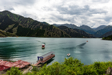 Fototapeta na wymiar Landscape of Tianshan Tianchi Scenic Area, Xinjiang, China