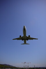 飛び立つ飛行機