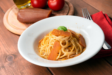 Saporiti spaghetti con bottarga di muggine, cibo italiano