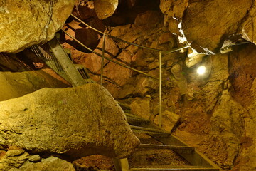 Jaskinia na Kadzielni, Kielce, podziemia, trasa turystyczna - obrazy, fototapety, plakaty