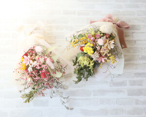 小花のカラフルスワッグ