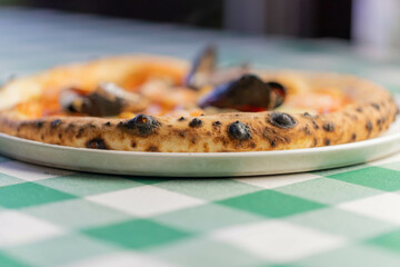 ピザの耳の焦げ部分