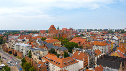 Fototapeta na wymiar Toruń, widok z lotu ptaka na stare miasto