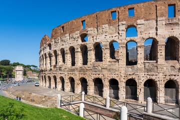 Obraz premium Photo of the south side of the Colosseum (Via Celio Vibenna) in Rome