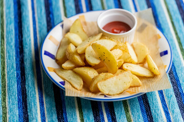 皮付きフライドポテト