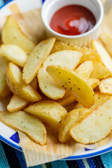 皮付きフライドポテト