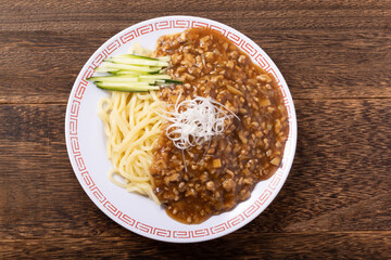 ジャージャー麺