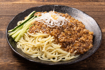 ジャージャー麺