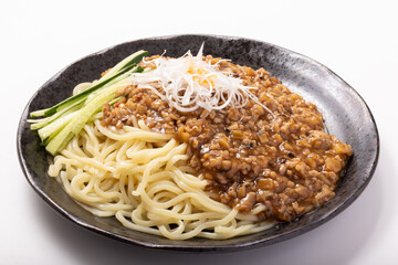 ジャージャー麺