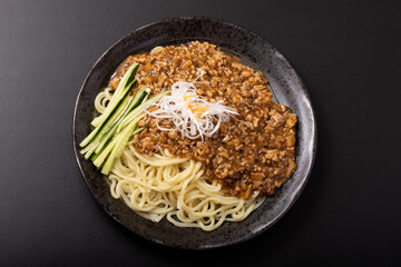 ジャージャー麺