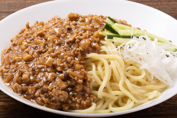 ジャージャー麺