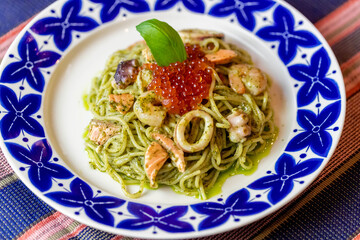 魚介たっぷりバジルソースバスタ