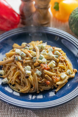 きのことゴルゴンゾーラチーズのボロネーゼパスタ